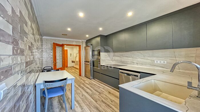 Casas en venta y pisos alquiler - 2