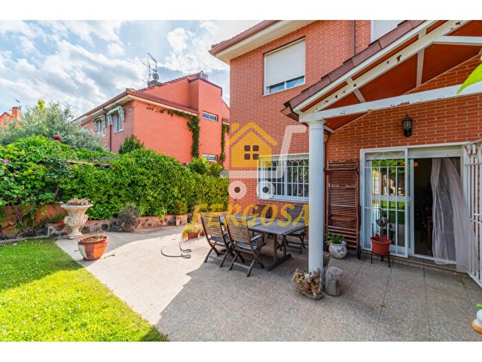 Casas en venta y pisos alquiler - 1