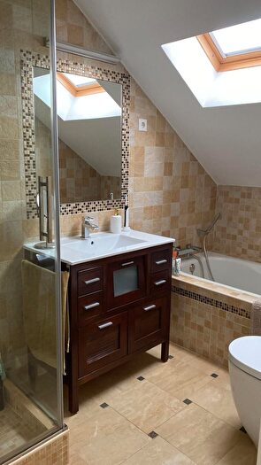 Casas en venta y pisos alquiler - 1