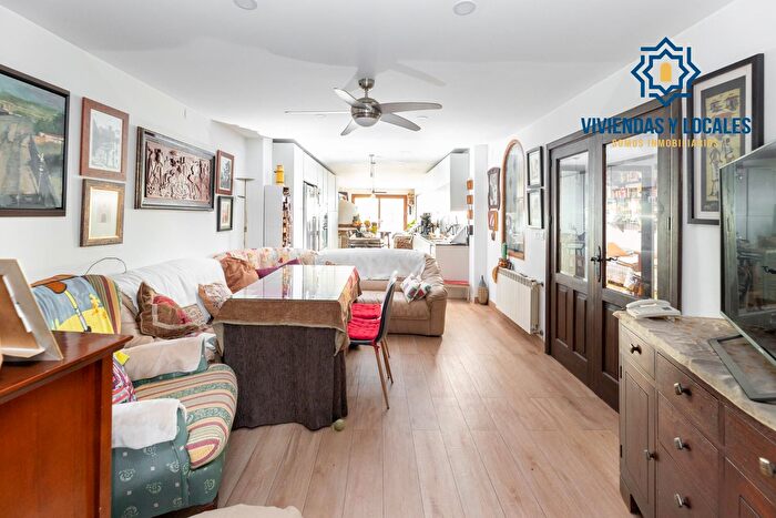 Casas en venta y pisos alquiler - 3