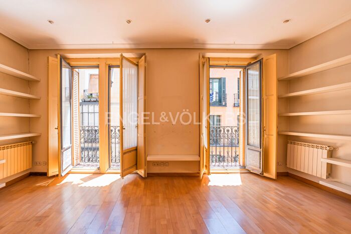 Casas en venta y pisos alquiler - 1