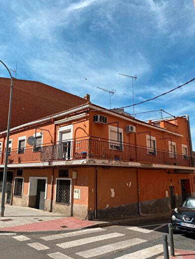 Casas en venta y pisos alquiler - 1