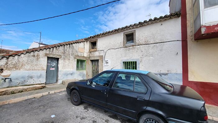 Casa en venta en Tornadizos de Ávila, Ávila de 3 habitaciones