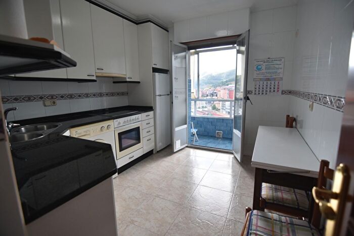 Casas en venta y pisos alquiler - 1