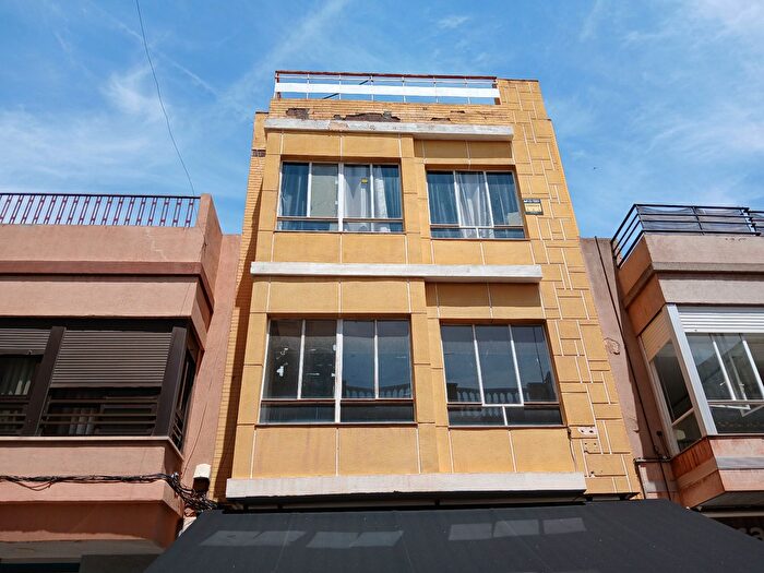 Casas en venta y pisos alquiler - 1