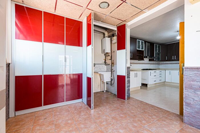 Casas en venta y pisos alquiler - 2