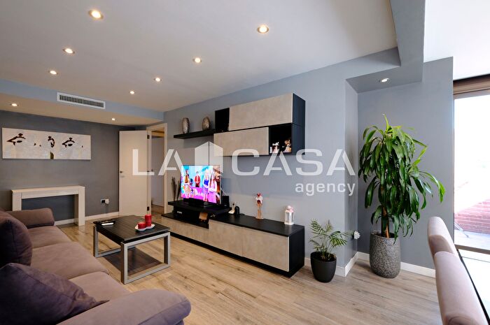 Casas en venta y pisos alquiler - 1