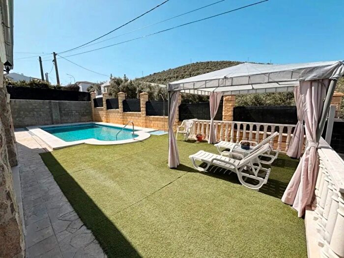 Casa en venta en Iznájar, Córdoba de 3 habitaciones