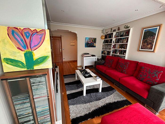 Casas en venta y pisos alquiler - 1