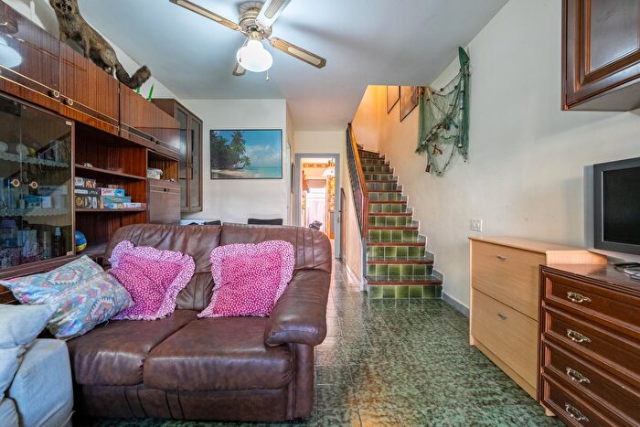 Casas en venta y pisos alquiler - 3