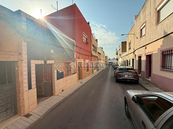 Casas en venta y pisos alquiler - 1
