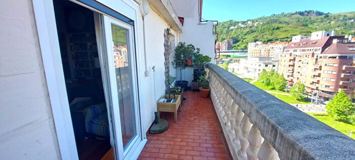 Casas en venta y pisos alquiler - 1