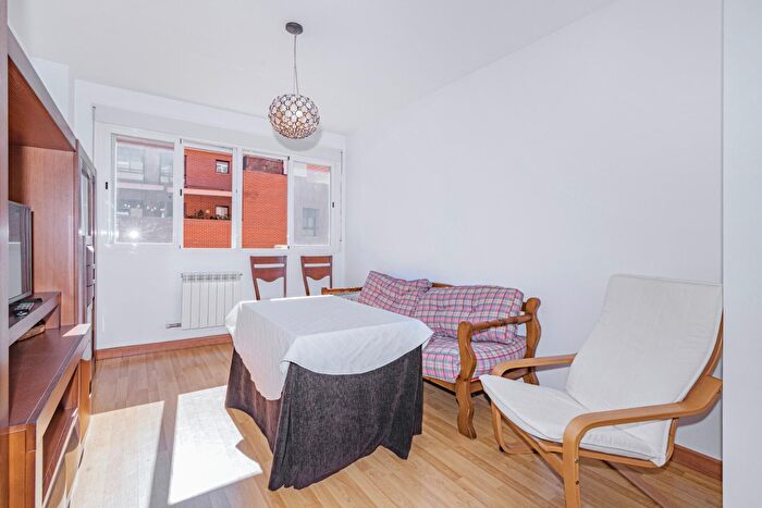 Piso en venta en Ronda, Rosaleda Juventud de 3 habitaciones