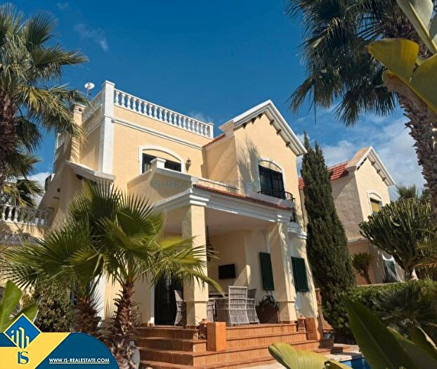 Casa en venta en Orihuela Costa, Lomas de Cabo Roig Los Dolses de 3 habitaciones