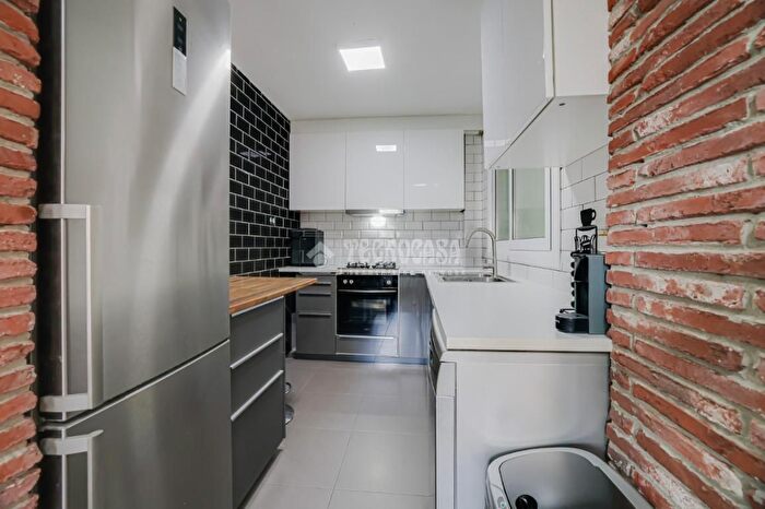 Casas en venta y pisos alquiler - 3