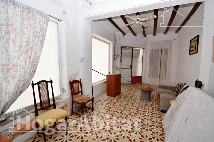 Casas en venta y pisos alquiler - 1