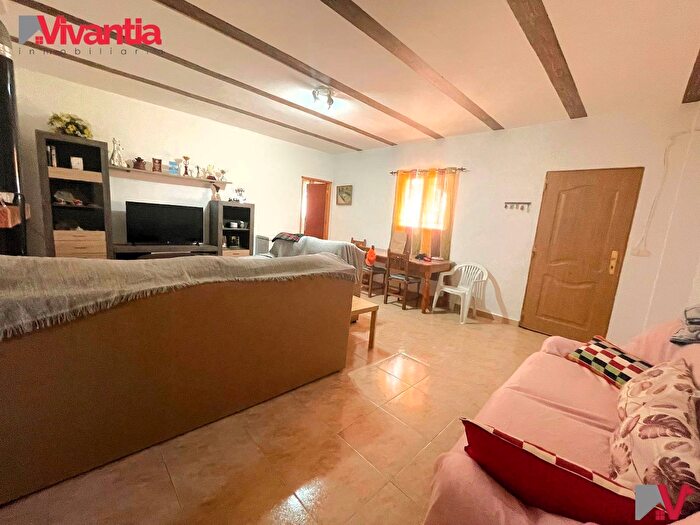 Casas en venta y pisos alquiler - 3