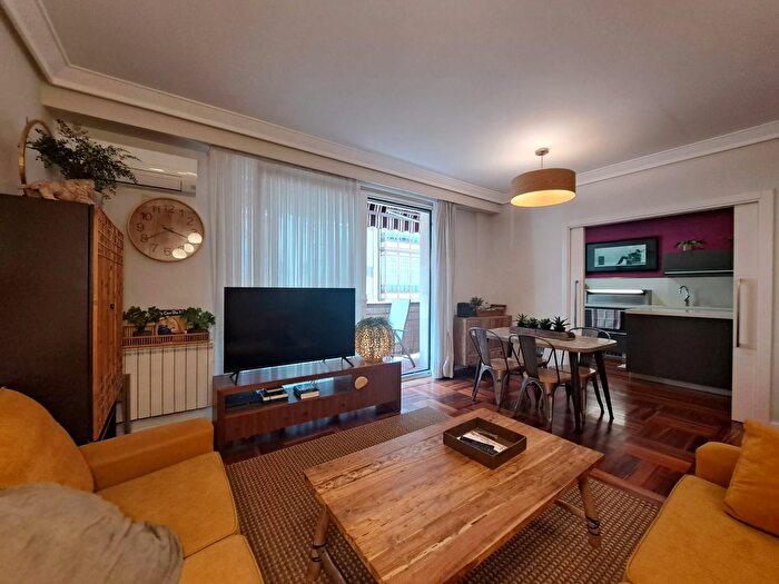 Casas en venta y pisos alquiler - 2