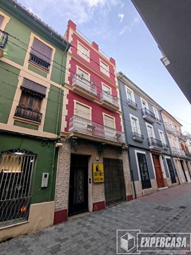 Casas en venta y pisos alquiler - 1