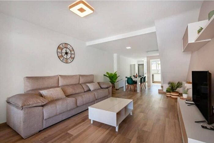 Casas en venta y pisos alquiler - 1
