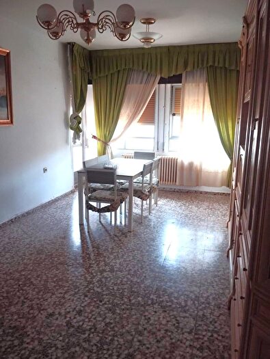 Casas en venta y pisos alquiler - 1