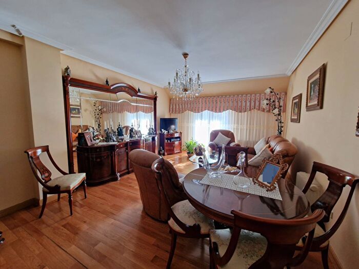 Casas en venta y pisos alquiler - 2