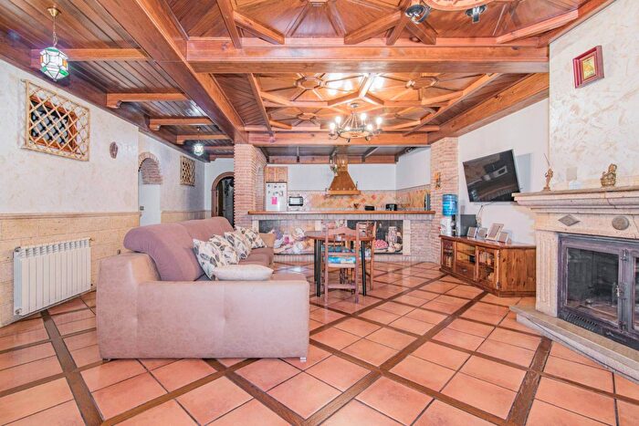 Casas en venta y pisos alquiler - 1