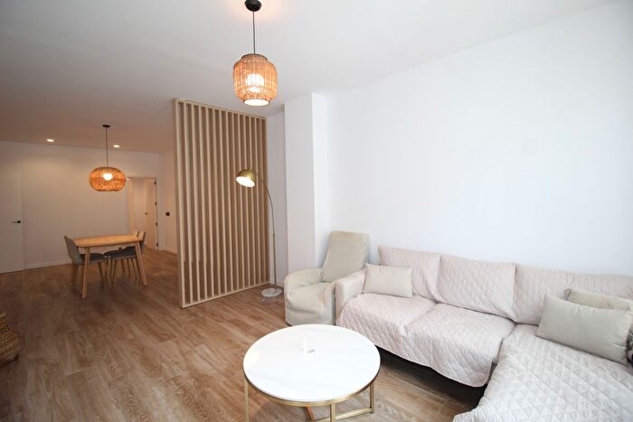 Casas en venta y pisos alquiler - 2