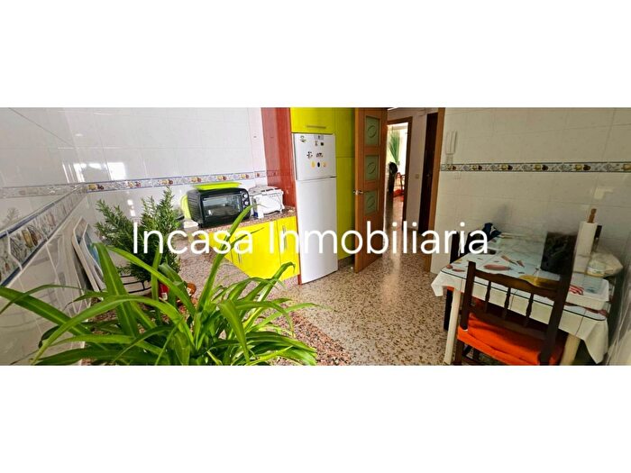 Casas en venta y pisos alquiler - 2