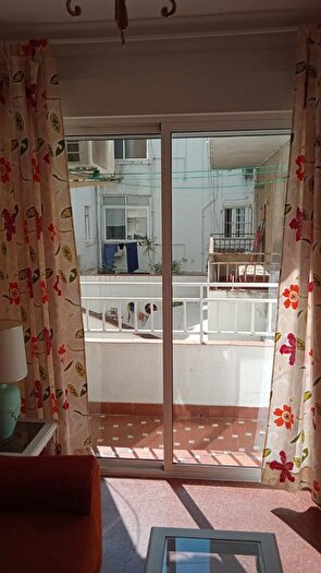 Piso en alquiler en Los Remedios, Sevilla Capital de 1 habitacion