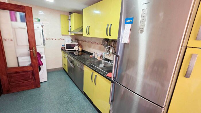 Casas en venta y pisos alquiler - 2