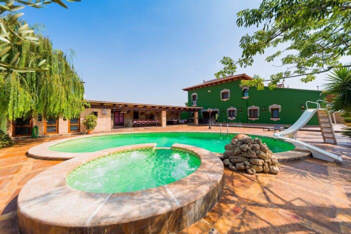 Casa en venta en Almoradí, Alicante de 5 habitaciones