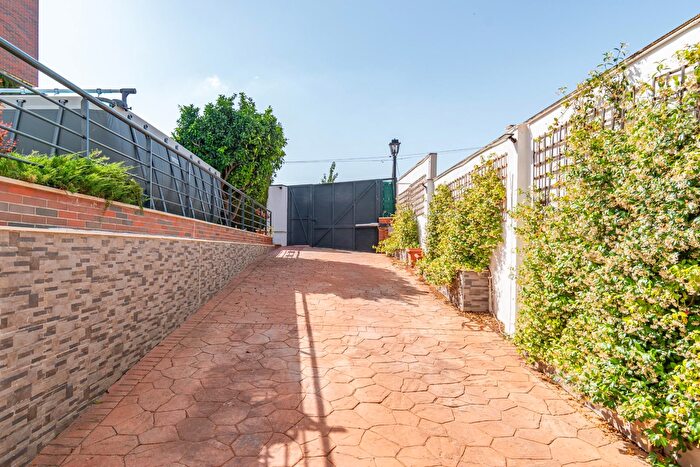 Casas en venta y pisos alquiler - 2