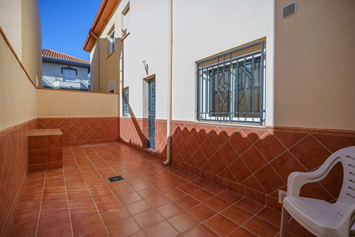 Casas en venta y pisos alquiler - 3