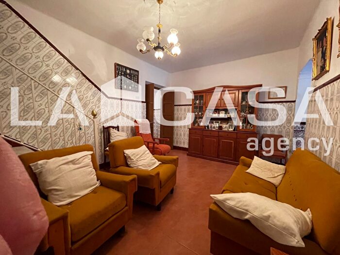 Casas en venta y pisos alquiler - 1