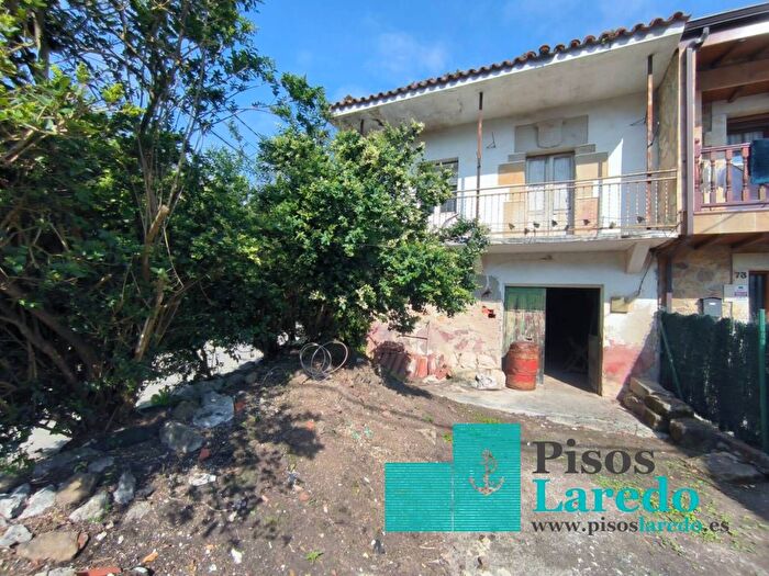 Casa en venta en Voto, Cantabria de 4 habitaciones