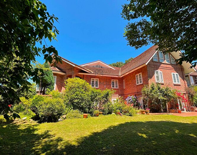 Casas en venta y pisos alquiler - 1