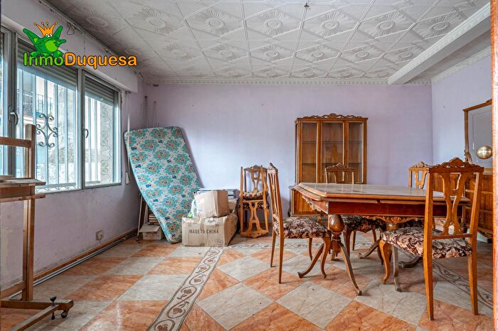 Casas en venta y pisos alquiler - 2