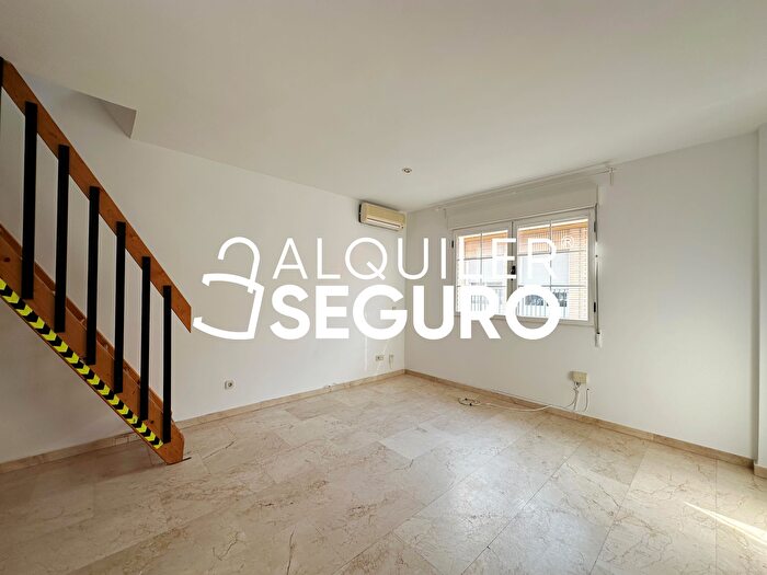 Casas en venta y pisos alquiler - 1