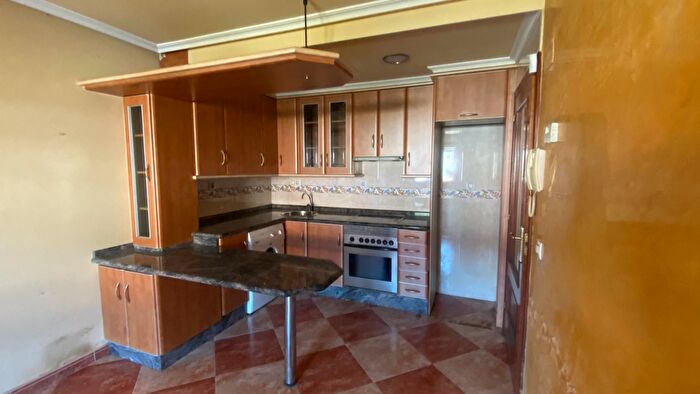 Casas en venta y pisos alquiler - 3