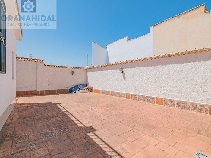 Casa en venta en Moclín, Granada de 5 habitaciones