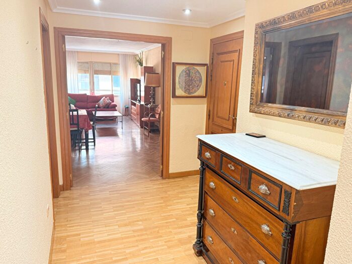 Casas en venta y pisos alquiler - 2