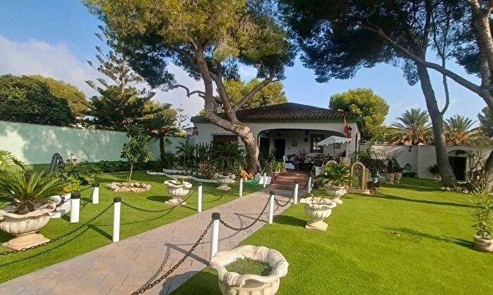 Casas en venta y pisos alquiler - 1