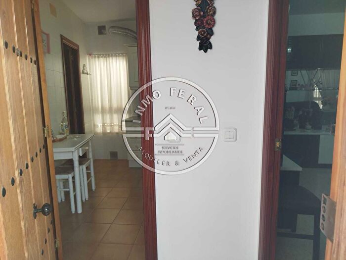 Casas en venta y pisos alquiler - 3