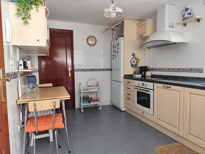 Casas en venta y pisos alquiler - 2