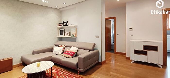 Casas en venta y pisos alquiler - 2