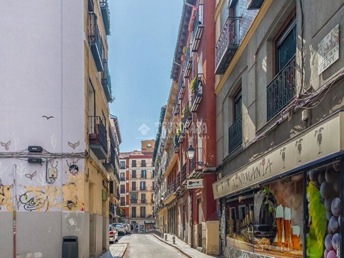Casas en venta y pisos alquiler - 1