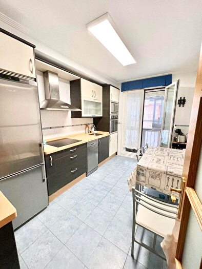 Casas en venta y pisos alquiler - 1