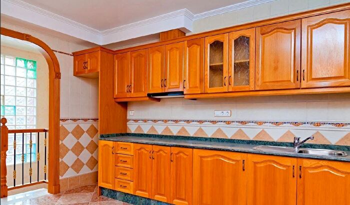 Casas en venta y pisos alquiler - 2