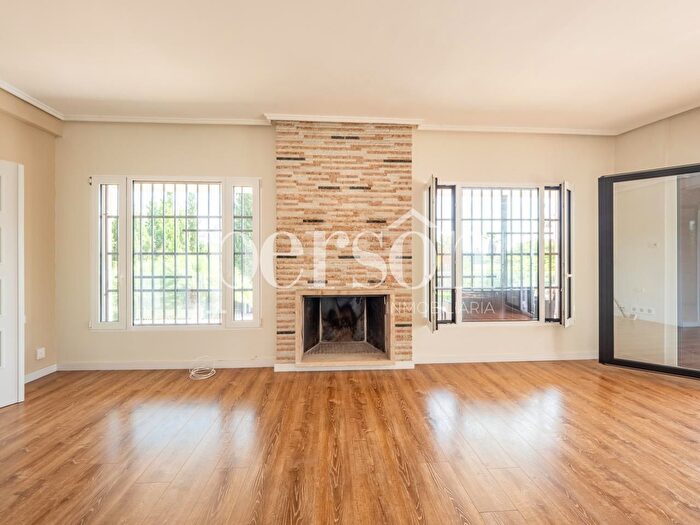 Casas en venta y pisos alquiler - 3